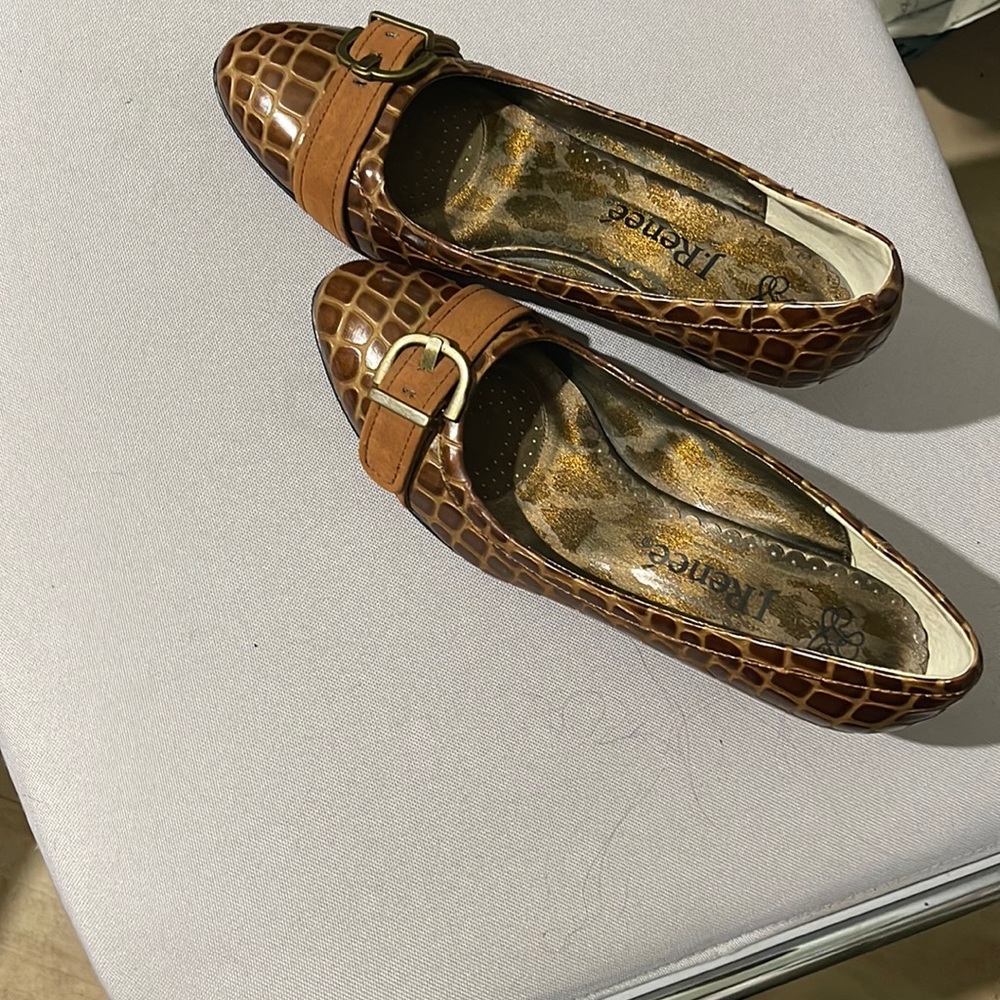Cute and original model,  J Renee, elegant and comfortable, 2 inch heel.